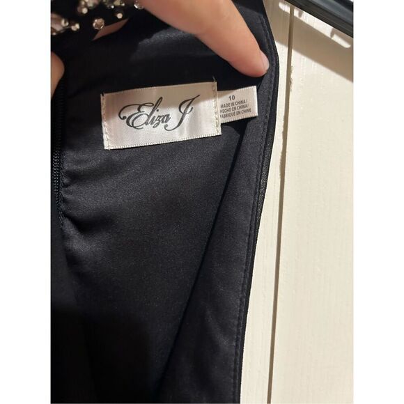 Eliza J pant suit with beaded neck - Picture 5 of 7